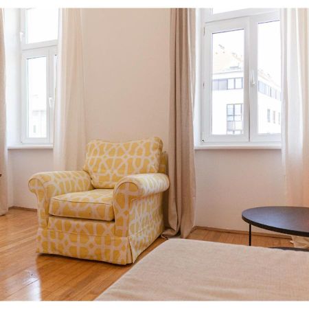 Cheerful 2Br Apartment - Suitable For Longstays Viena Exterior foto